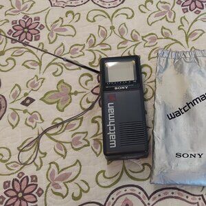 Vintage SONY WATCHMAN Portable Television TV Model FD-10A B&W Handheld Mini